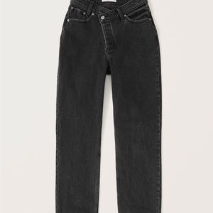 Abercrombie high rise dad jeans. Button up. Size 30/10r. Never been worn.